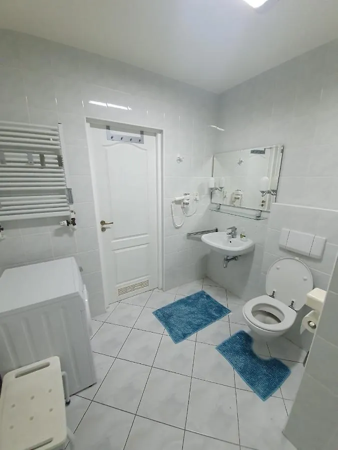 Apartament KOALA Kołobrzeg , 50 m do plaży , garaż , WIFI ,